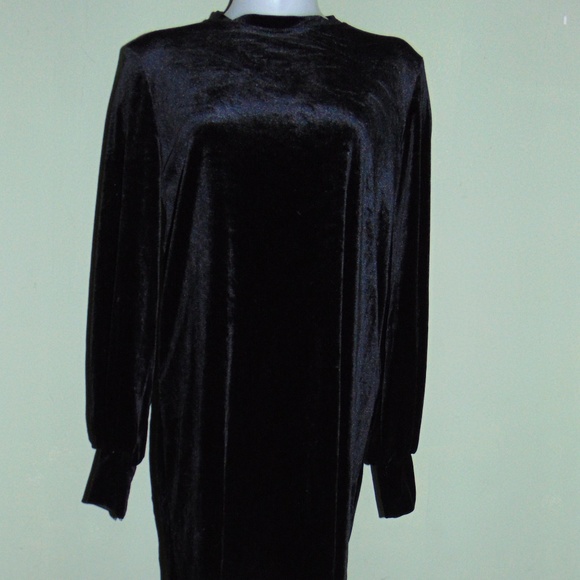 Black Zara Velour Long Sleeve Dress (8) - Picture 8 of 8